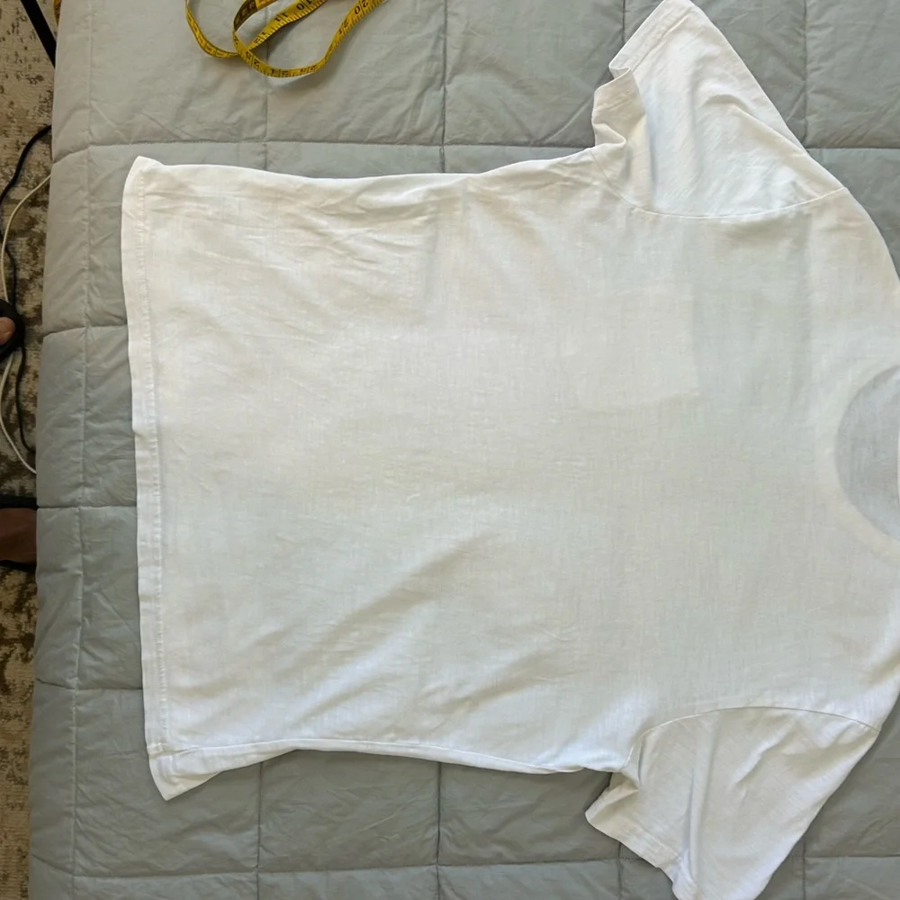 Faherty Sunwashed Regenerative Pocket Tee - White - Picture 12 of 15